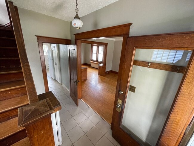 Building Photo - Three Bedroom East Hillside Home