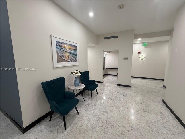 Building Photo - 2751 S Ocean Dr
