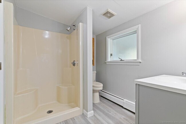 Building Photo - 3 Alscot Dr