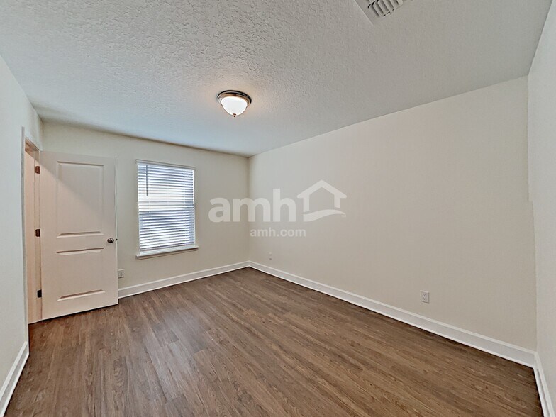 Building Photo - 2852 Calebs Cove Way