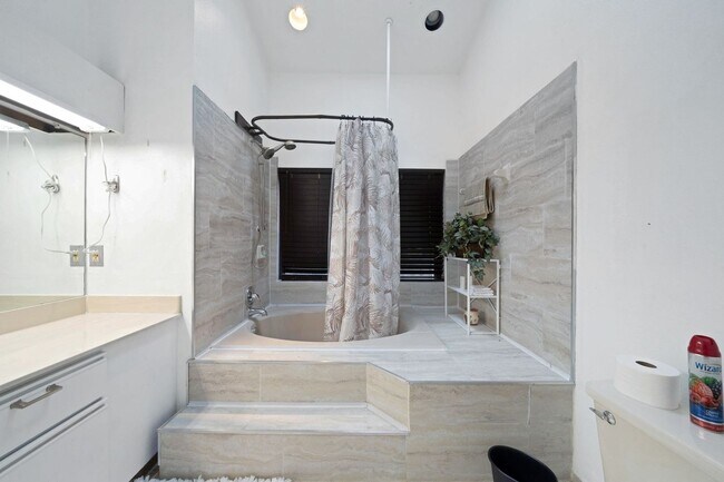 Building Photo - Charming 2BR Condo in Melbourne Beach