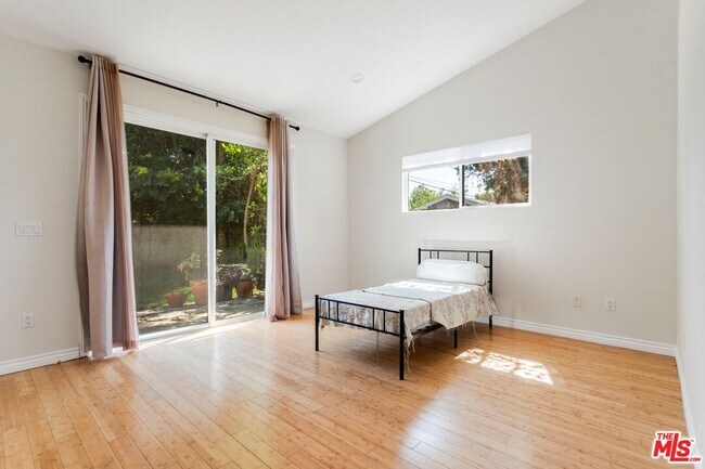 Building Photo - 22616 Berdon St