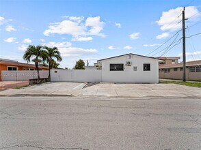 Building Photo - 1370 W 29th St