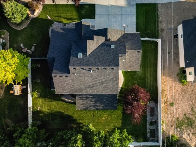 Building Photo - 2009 Autumn Ln