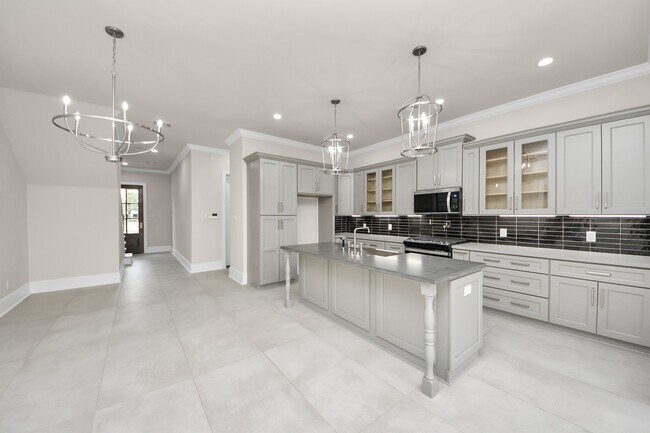 Building Photo - 6320 Milwee St