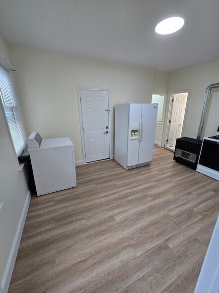 Building Photo - 38 Fox St