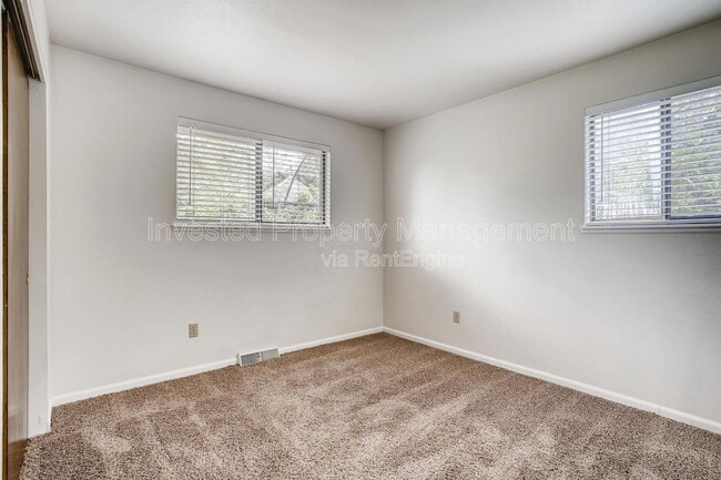 Building Photo - 172 S Cody St