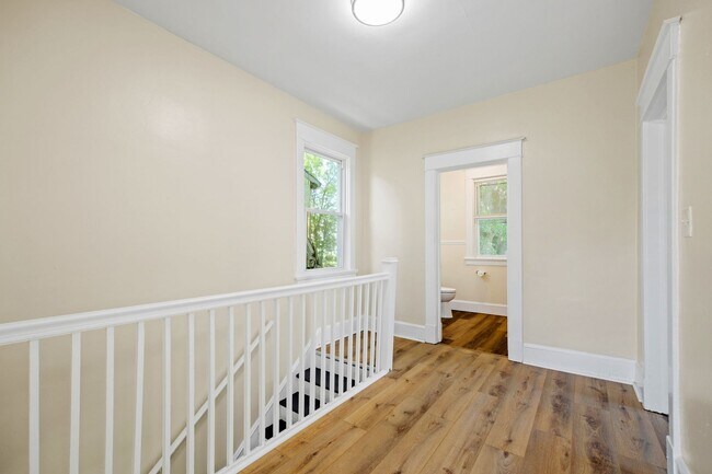 Building Photo - Completely Renovated 3 Bedroom Home in Hig...
