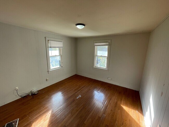 Building Photo - 1501 S Spring St