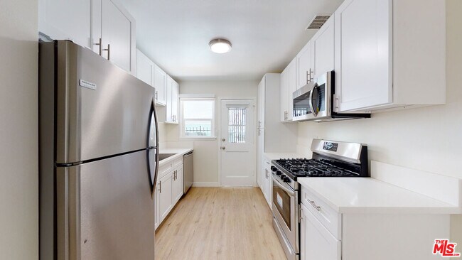 Building Photo - 8903 Harratt St