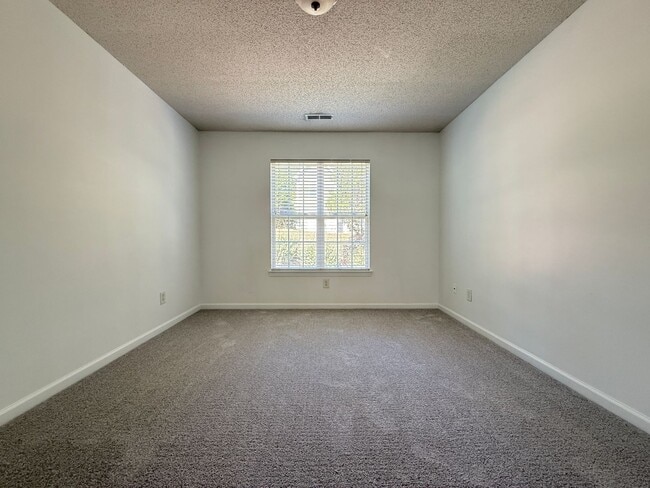 Building Photo - 1148 Academic Dr