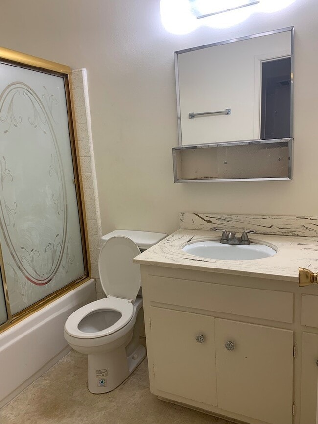 Building Photo - 925 Camino Lindo