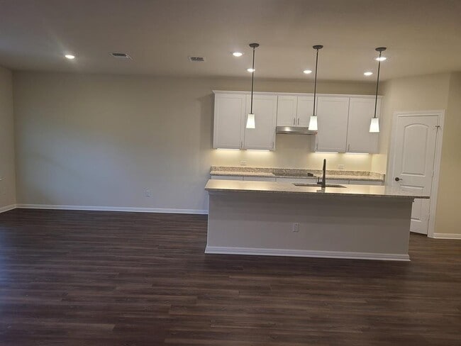 Building Photo - 32 Pacific Loon St