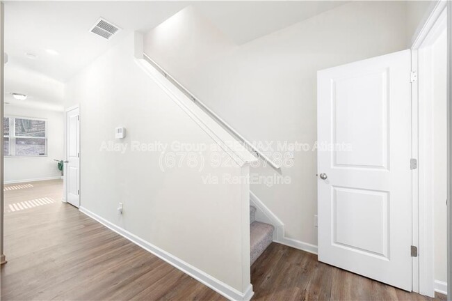 Building Photo - 6448 Mountain Home Way