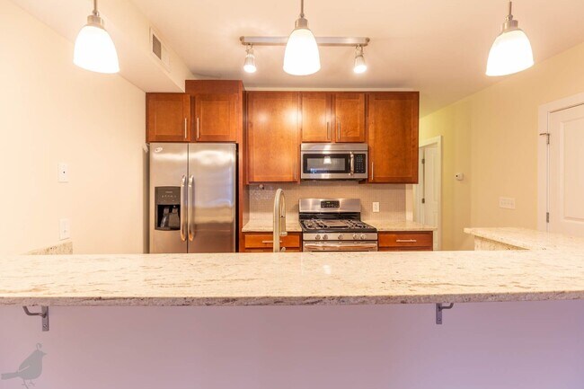 Building Photo - Bright and Spacious 2 Bedroom Abode in Bre...