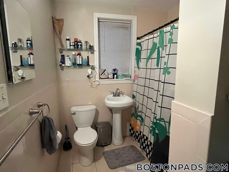 Building Photo - 101 Glenville Ave