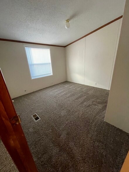 Building Photo - 106 Ashley Cir