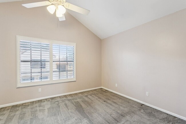 Building Photo - Beautiful 2 Bedroom