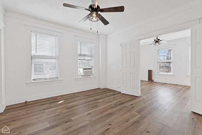 Building Photo - 107 1/2 Dean St