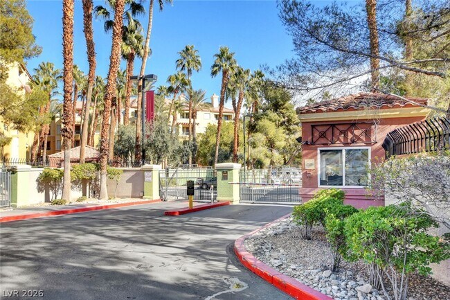 Building Photo - 260 E Flamingo Rd