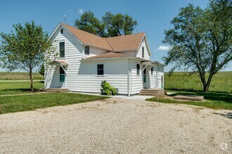 Building Photo - Country House in the Rock Creek School Dis...