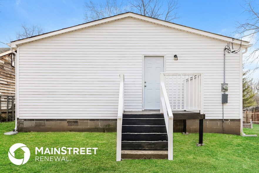 Building Photo - 3050 S Roena St