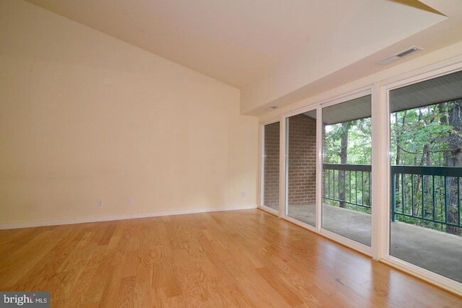 Building Photo - 11803 Breton Ct