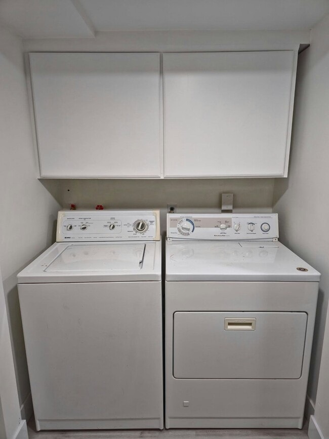 Building Photo - 3723 Kewanee Dr