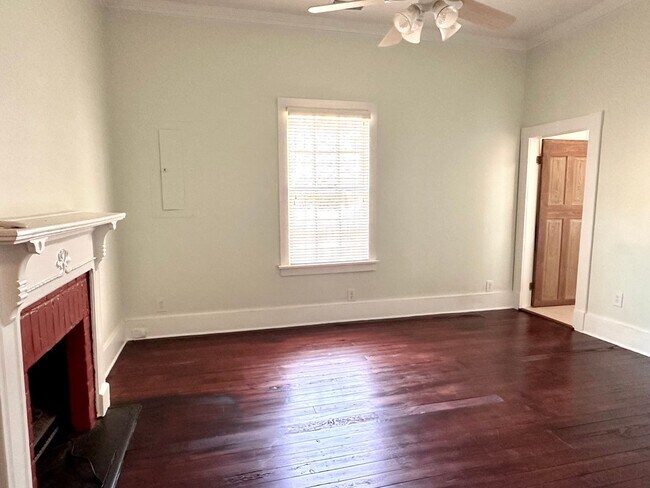 Building Photo - Historic Beauty in the Heart of Downtown Fernandina!