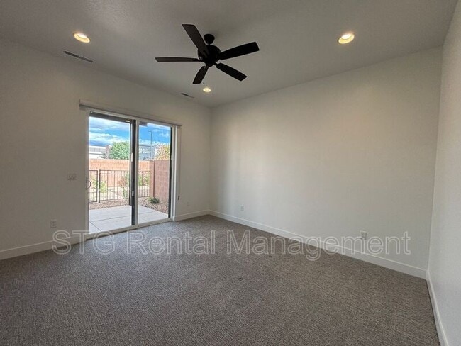 Building Photo - 2963 E Snowberry Dr
