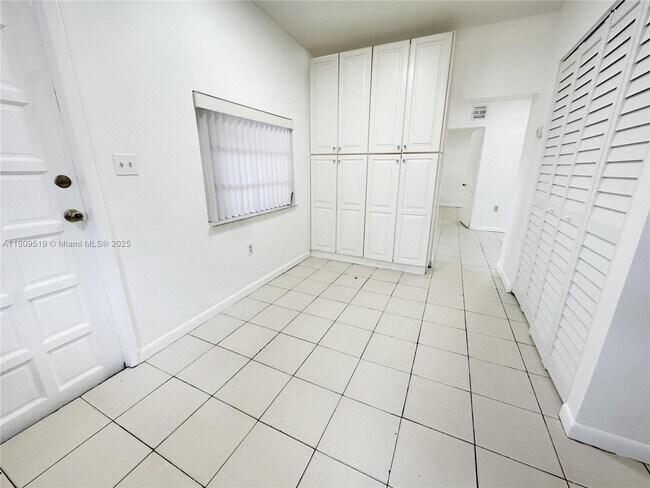 Building Photo - 2380 SW 11th St