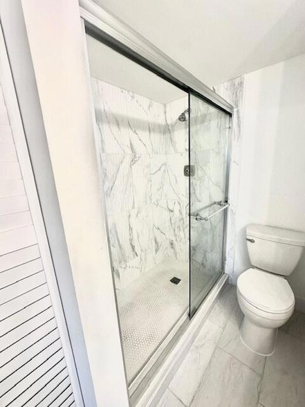 Building Photo - 2003 Lincoln A