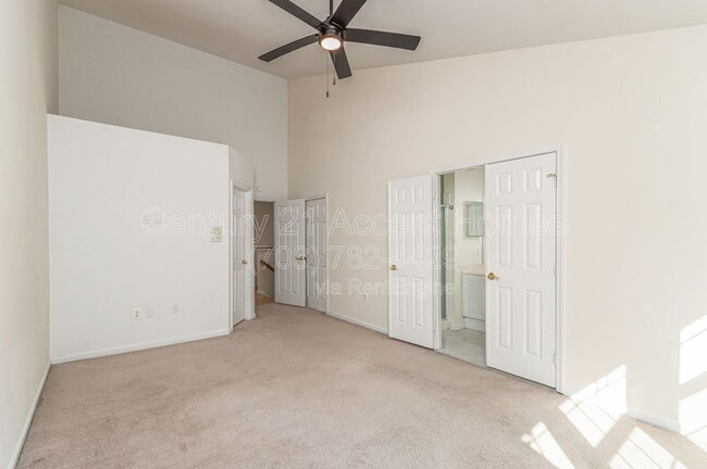 Building Photo - 4035 Cressida Pl