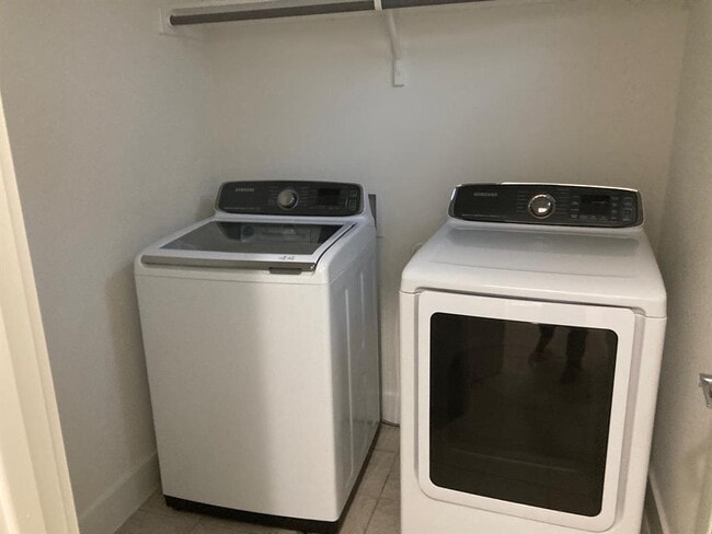 Building Photo - 12410 Maypole Bend