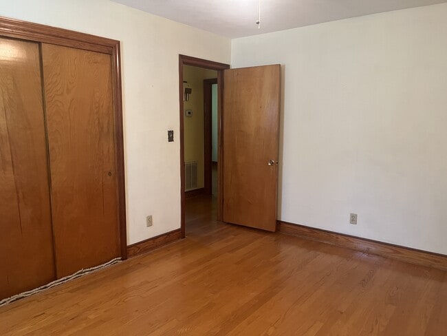 Building Photo - 141 Daniels Pl