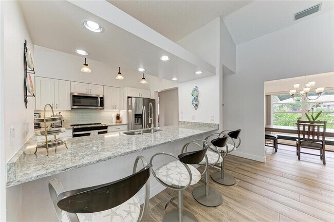 Building Photo - 405 Bayside Ln
