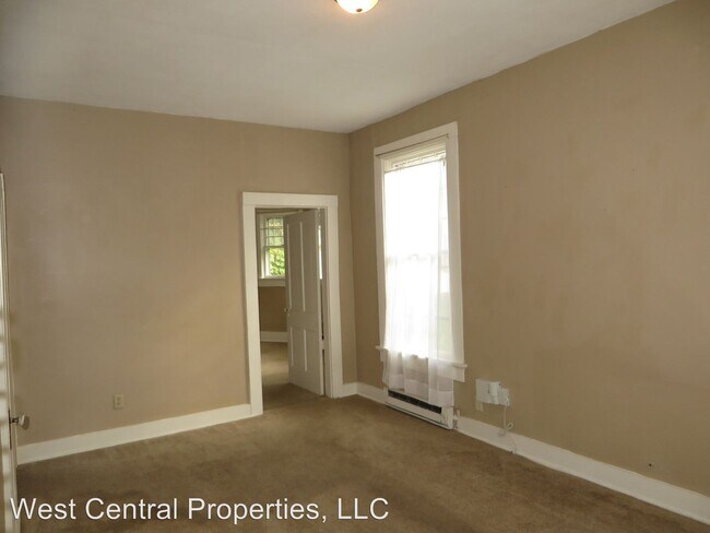 Building Photo - 710 W Packard Ave