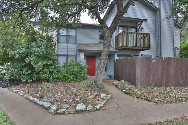 Building Photo - 8502 Lyndon Ln