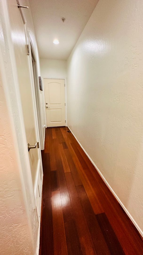 Building Photo - 10655 N 9th St