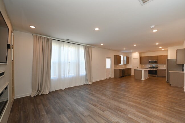 Building Photo - Modern 2024 New Construction in Sage Farms – Steps from Dog Park & Trails!