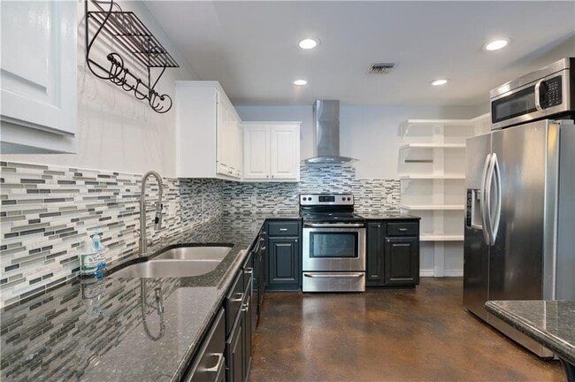 Building Photo - 5610 Oak Blvd
