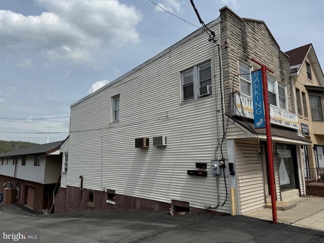 Building Photo - 2441 Perkiomen Ave