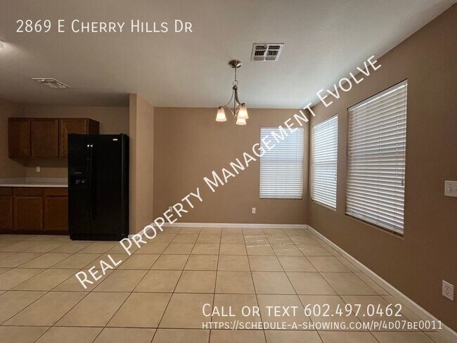 Building Photo - 2869 E Cherry Hills Dr