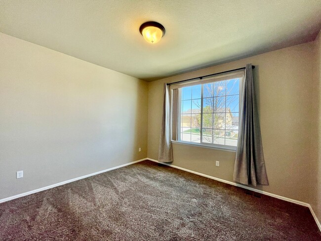 Building Photo - 819 Mt Sneffels Ave
