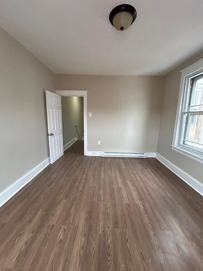 Building Photo - 225 S 62nd St