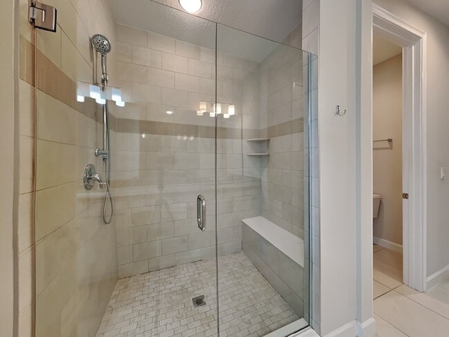 Building Photo - 895 Brutus Terrace