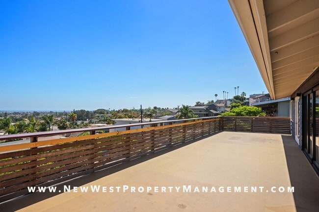 Building Photo - Exquisite Pacific Beach 4 bedroom located on a quiet cul-de-sac in the coveted Floral Terrace com...