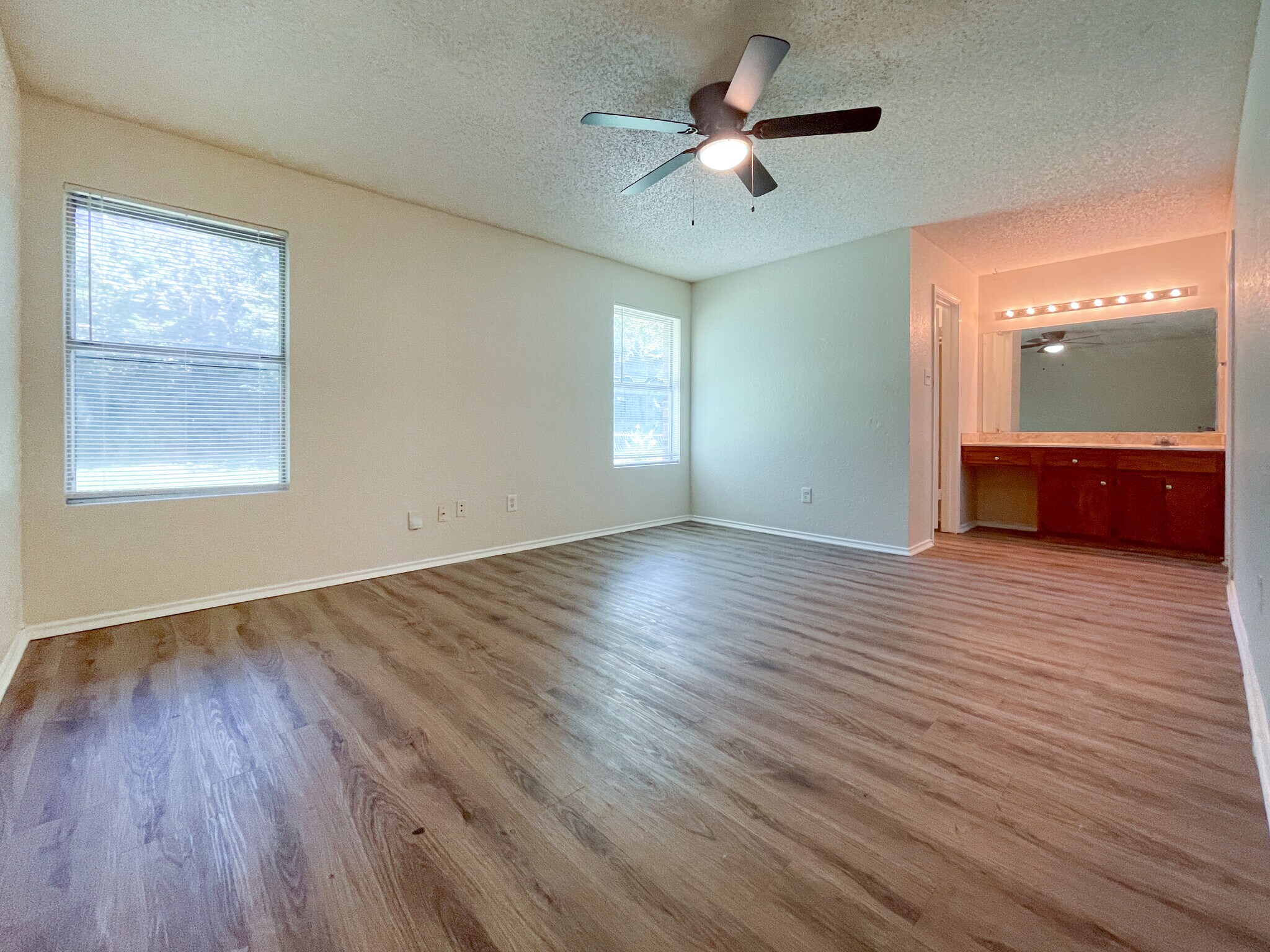 Building Photo - 1912 Ramada Dr