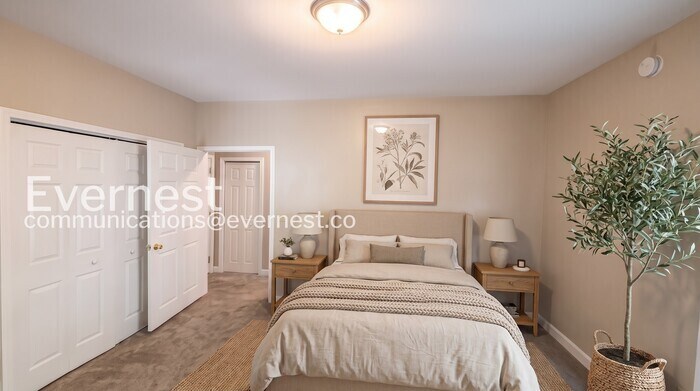 Building Photo - 318 Tremont St