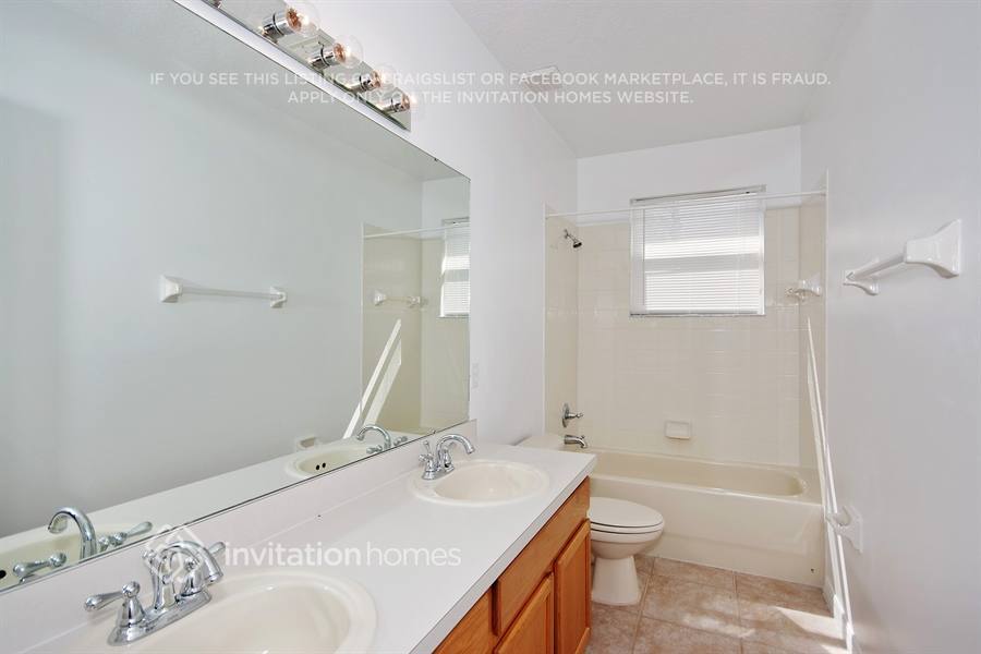 Building Photo - 2424 Laurel Blossom Cir